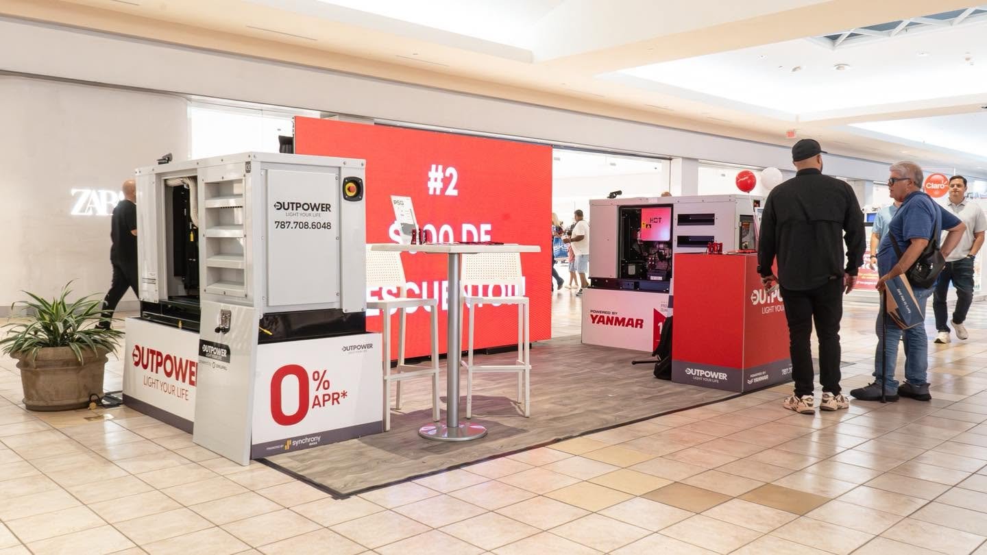 Stand Outpower Energy en centro comercial
